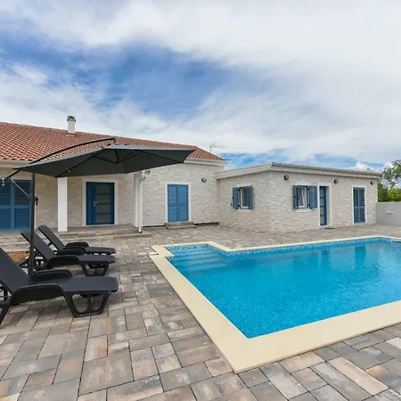 Rose Villa *